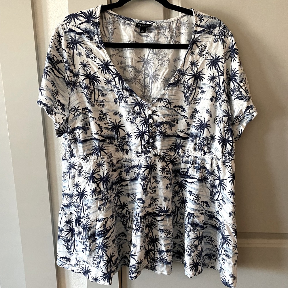 torrid Blue and white blouse size 2x